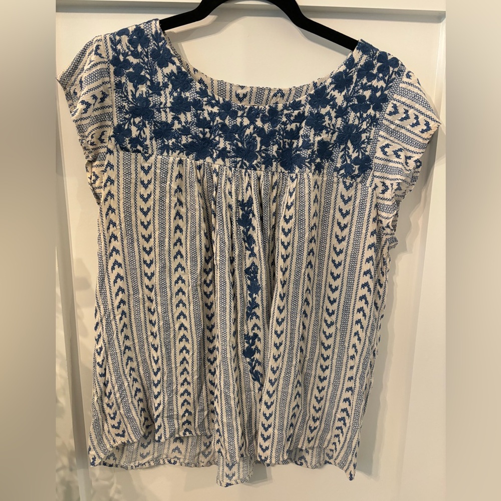 Savanna Jane short sleeve blouse